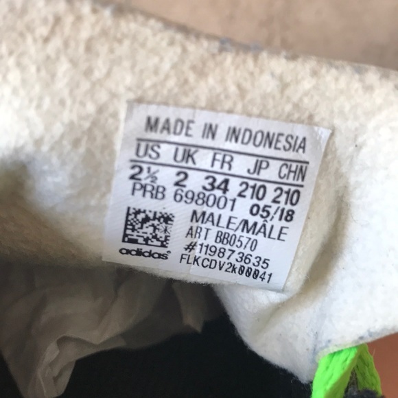 ❤️ ADIDAS clears for boys or girls - Picture 3 of 7